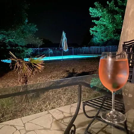 Mas Avec Piscine 펜션 *